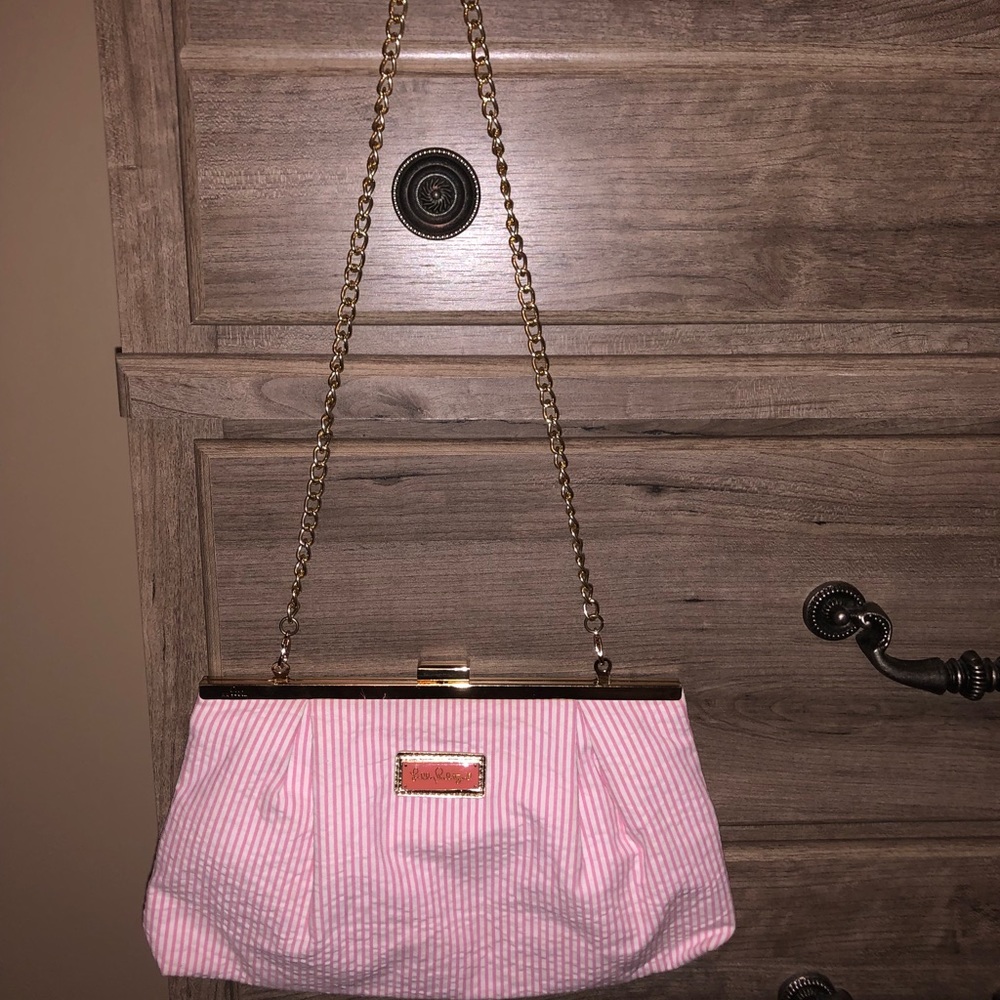 Lilly Pulitzer clutch with shoulder chain